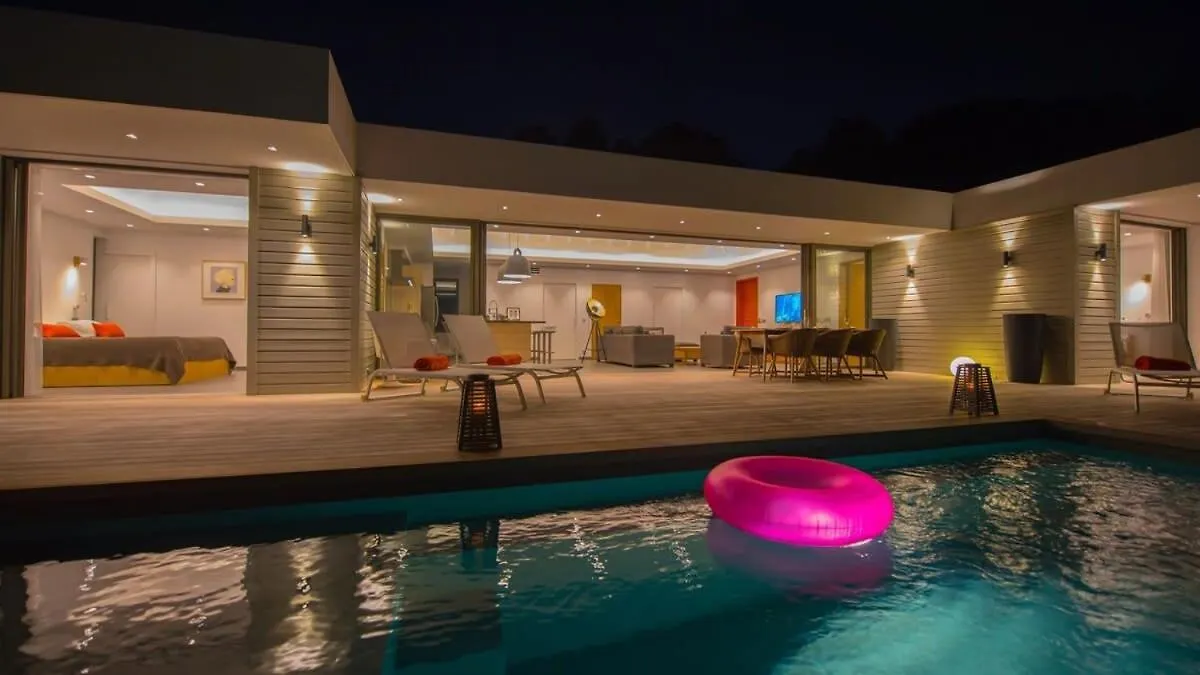 Classy and Serene Villa with Beach Views Petit Cul-de-Sac 圣巴泰勒米